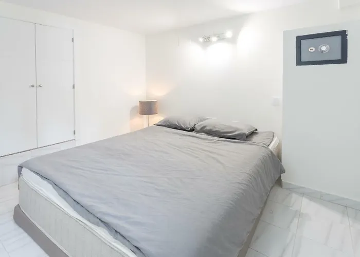 Aldea Blanca Puerto Banus