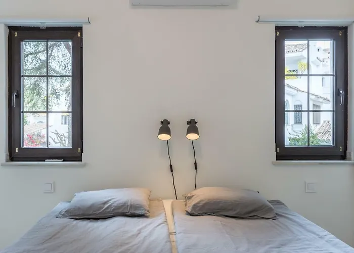 Aldea Blanca Puerto Banus