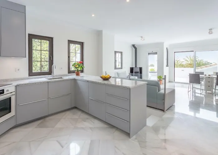 Aldea Blanca Puerto Banus *