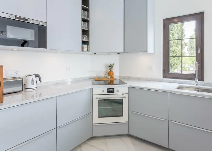 Aldea Blanca Puerto Banus * Marbella